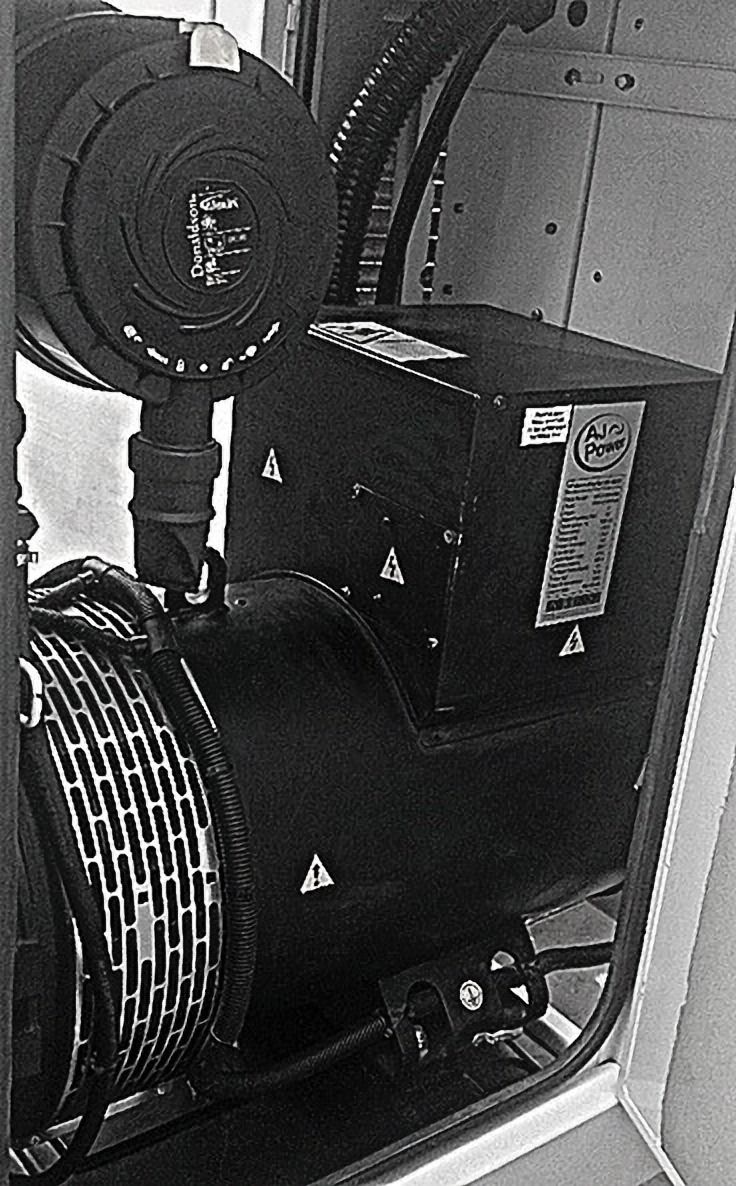 Parte posterior de un grupo electrógeno con ventilador